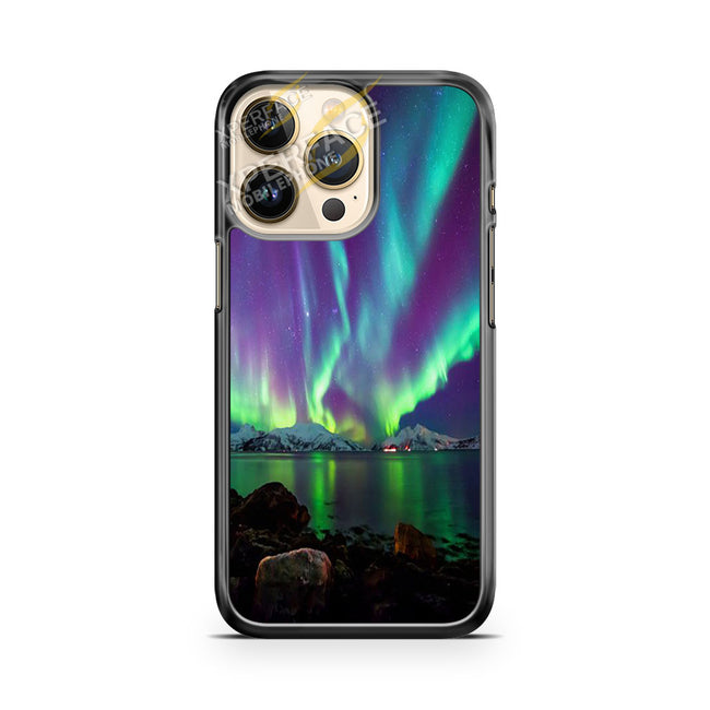 northern lights iPhone 14 Pro Case Cover